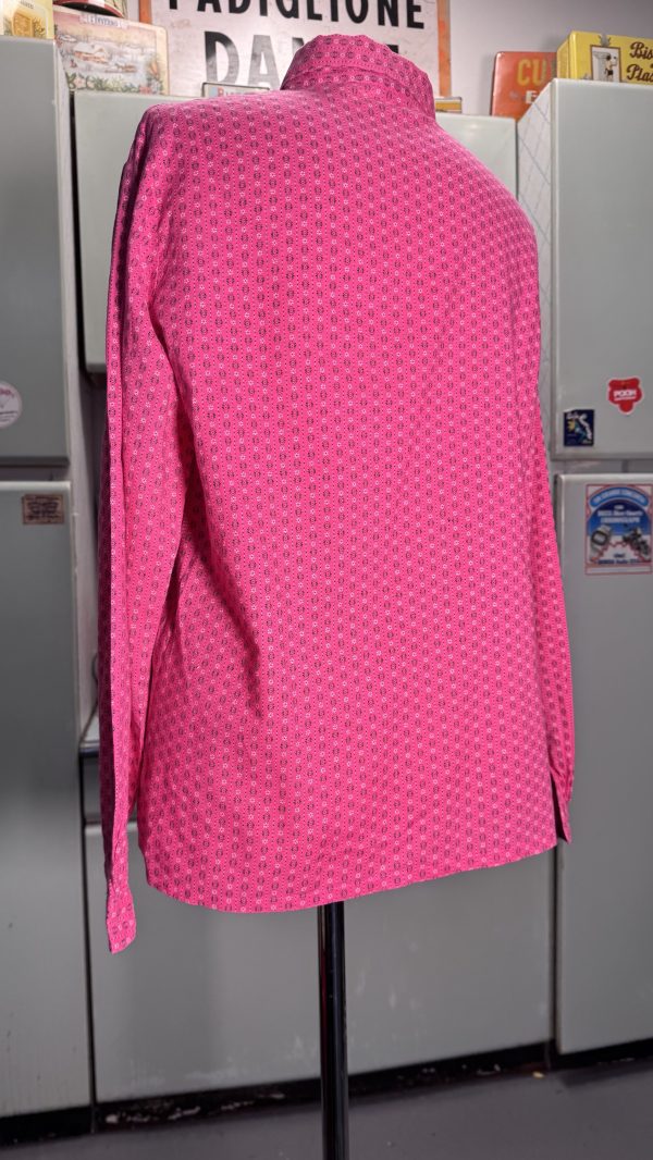 Camicia in cotone rosa con fiorellini - immagine 3